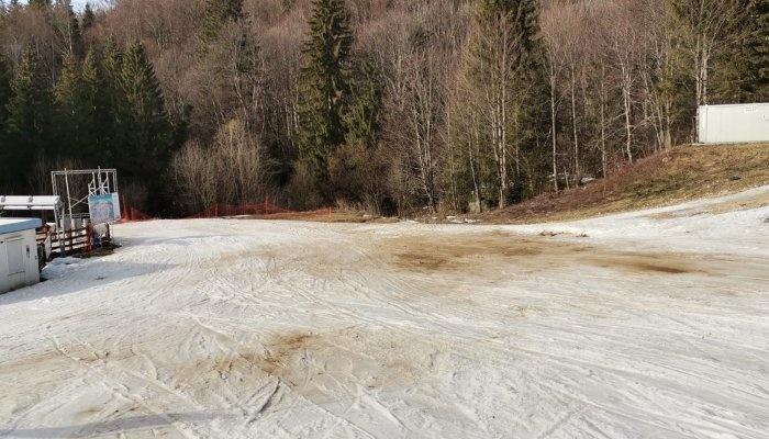 Din cauza condiţiilor meteo nefavorabile se închid două pârtii din Poiana Braşov